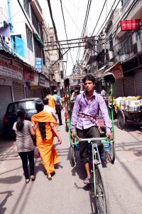 cyclo in alley